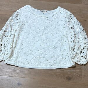 Eri+Ali Size Small Elegant White Lace Women's Top.